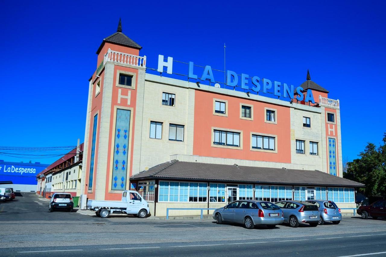 Hostal La Despensa De Extremadura Пласенсия Екстериор снимка