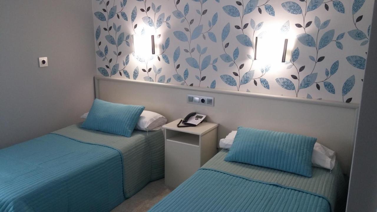 Hostal La Despensa De Extremadura Пласенсия Екстериор снимка