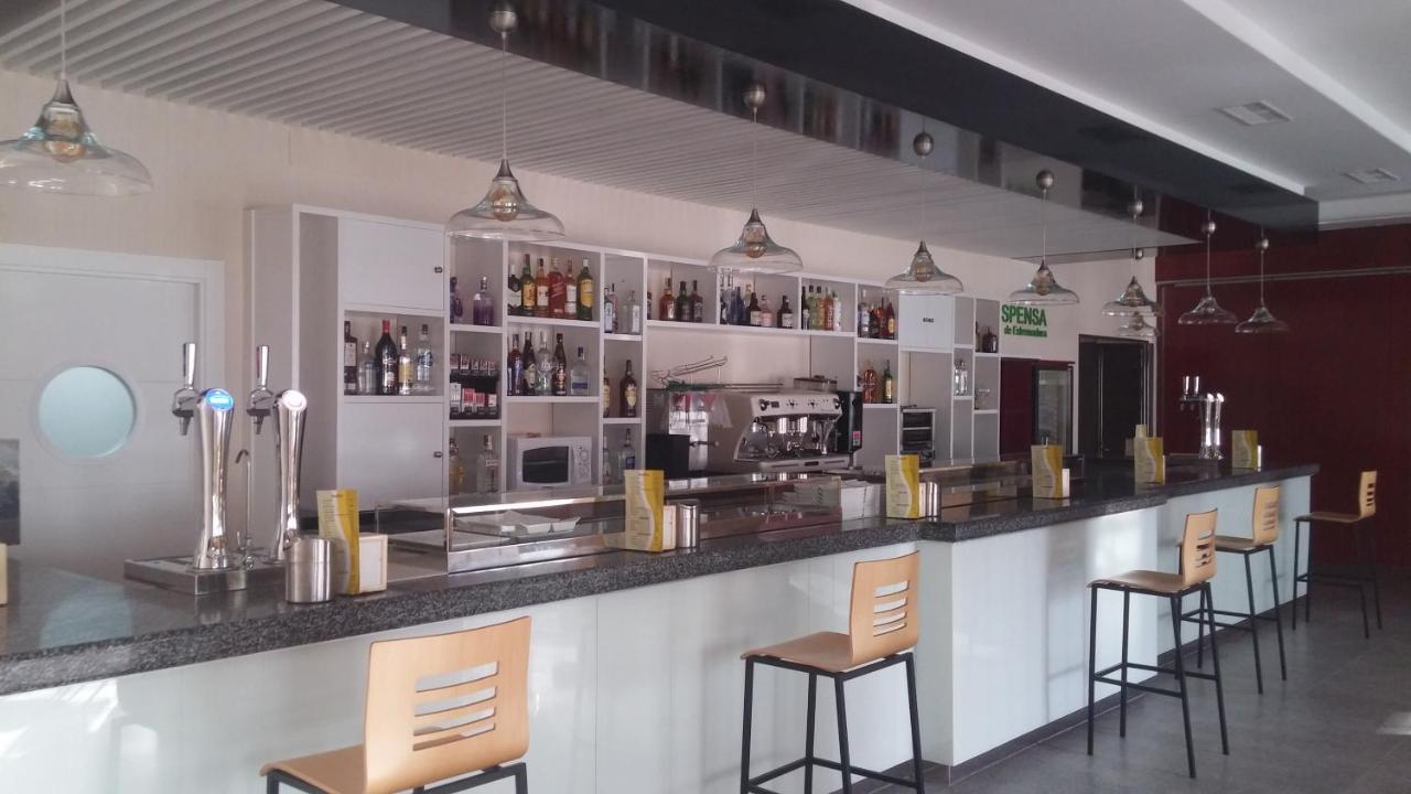 Hostal La Despensa De Extremadura Пласенсия Екстериор снимка